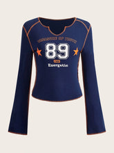 EZwear Letter Graphic Contrast Stitch Notched Neck Crop Tee